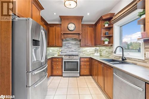 197 Hayward Court, Rockwood, ON - Indoor Photo Showing Kitchen With Double Sink