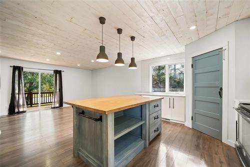 13 Friesen Avenue, Grunthal, MB - Indoor Photo Showing Kitchen