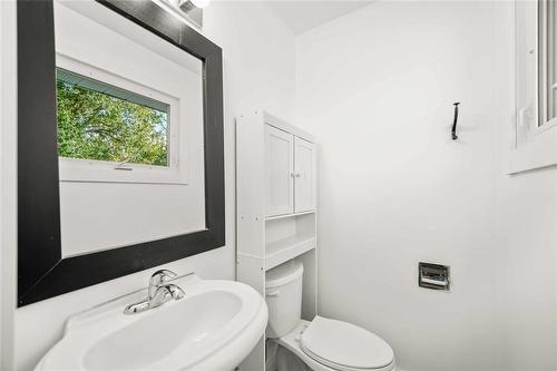 13 Friesen Avenue, Grunthal, MB - Indoor Photo Showing Bathroom