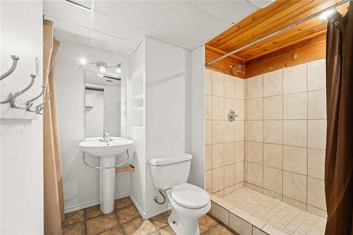 13 Friesen Avenue, Grunthal, MB - Indoor Photo Showing Bathroom