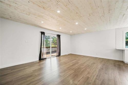 13 Friesen Avenue, Grunthal, MB - Indoor Photo Showing Other Room