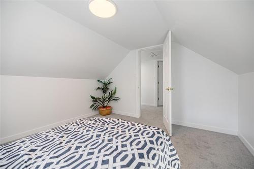 522 Rosseau Avenue, Winnipeg, MB - Indoor Photo Showing Bedroom