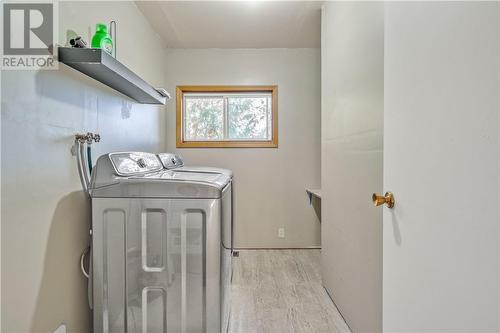 1194 Bancroft Drive, Sudbury, ON - Indoor Photo Showing Laundry Room