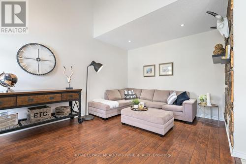 197 Hayward Court, Guelph/Eramosa, ON - Indoor Photo Showing Living Room