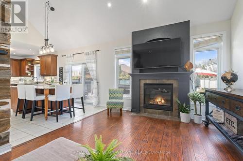 197 Hayward Court, Guelph/Eramosa, ON - Indoor Photo Showing Living Room With Fireplace