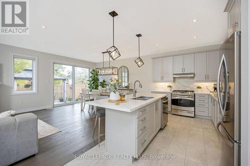 164 Harpin Way E, Centre Wellington, ON - Indoor Photo Showing Kitchen With Stainless Steel Kitchen With Double Sink With Upgraded Kitchen