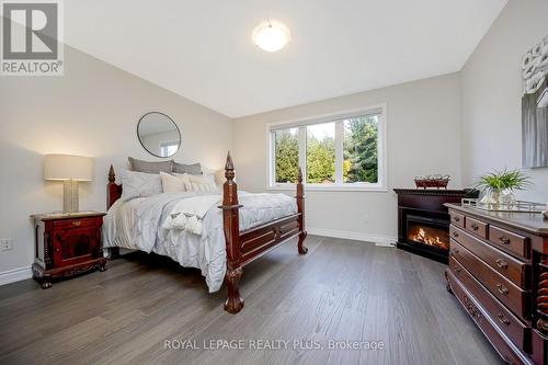 164 Harpin Way E, Centre Wellington, ON - Indoor Photo Showing Bedroom