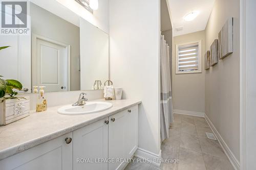 164 Harpin Way E, Centre Wellington, ON - Indoor Photo Showing Bathroom