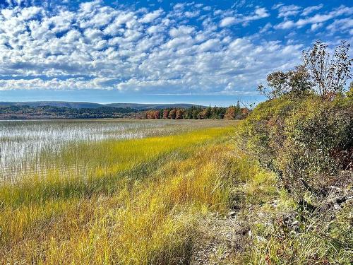 Strathlorne-Scotsville Road, Kenloch, NS 