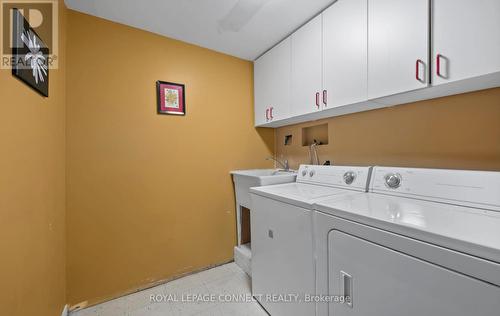 589 Talbot Court, Oshawa, ON - Indoor Photo Showing Laundry Room