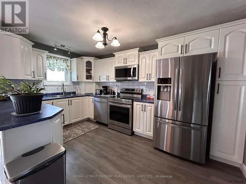 552 Government Road E, Kapuskasing, ON - Indoor Photo Showing Kitchen With Double Sink