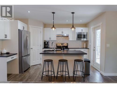 228 Shadow Mountain  Boulevard, Cranbrook, BC - Indoor Photo Showing Kitchen With Stainless Steel Kitchen With Upgraded Kitchen