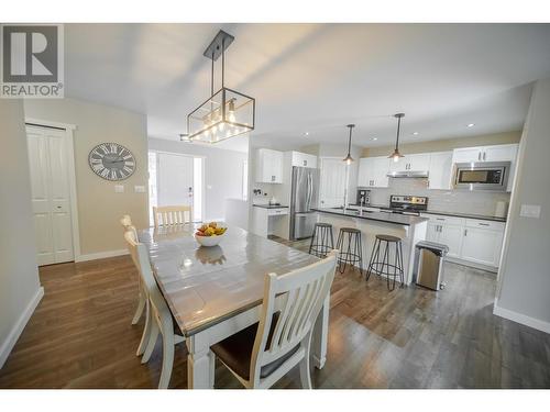 228 Shadow Mountain  Boulevard, Cranbrook, BC - Indoor Photo Showing Dining Room