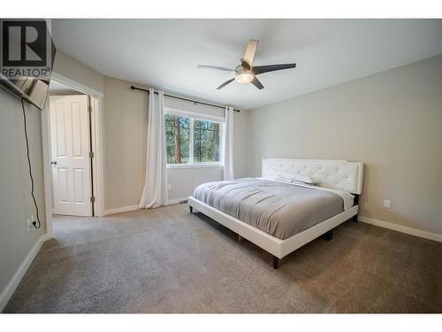 228 Shadow Mountain  Boulevard, Cranbrook, BC - Indoor Photo Showing Bedroom