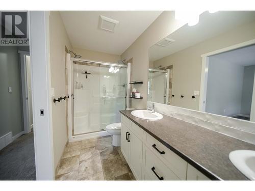 228 Shadow Mountain  Boulevard, Cranbrook, BC - Indoor Photo Showing Bathroom