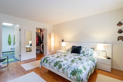 1901 Forest Drive, Revelstoke, BC - Indoor Photo Showing Bedroom