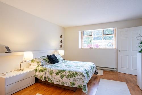 1901 Forest Drive, Revelstoke, BC - Indoor Photo Showing Bedroom