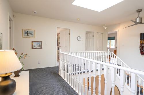 1901 Forest Drive, Revelstoke, BC - Indoor Photo Showing Other Room