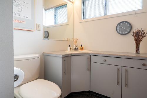 1901 Forest Drive, Revelstoke, BC - Indoor Photo Showing Bathroom