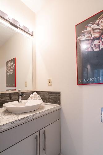 1901 Forest Drive, Revelstoke, BC - Indoor Photo Showing Bathroom