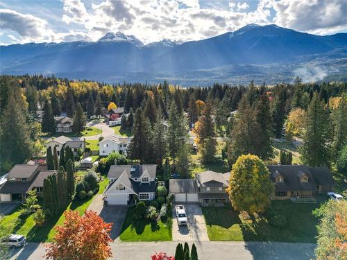 1901 Forest Drive, Revelstoke, BC - Outdoor With View