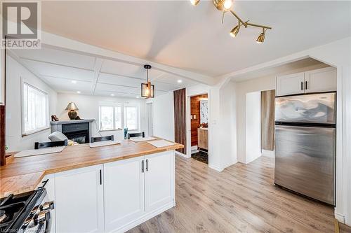 43 Adair Avenue S, Hamilton, ON - Indoor Photo Showing Kitchen