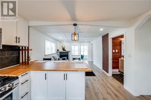 43 Adair Avenue S, Hamilton, ON - Indoor Photo Showing Kitchen