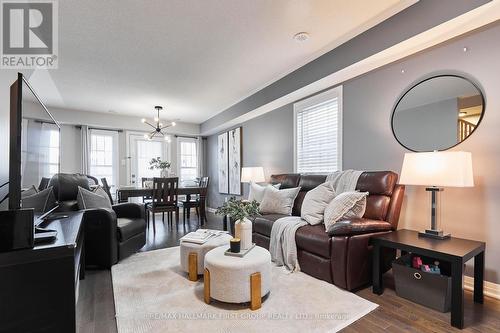 241 Lord Elgin Lane, Clarington (Bowmanville), ON - Indoor Photo Showing Living Room