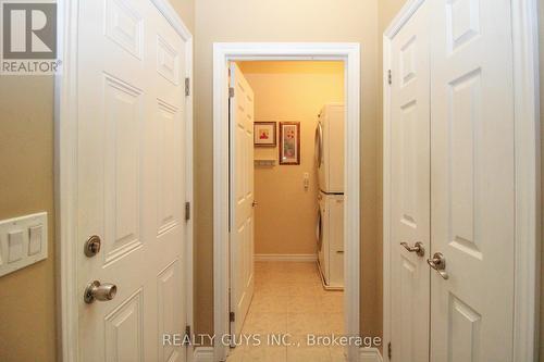 98 Village Crescent, Peterborough (Otonabee), ON - Indoor Photo Showing Other Room