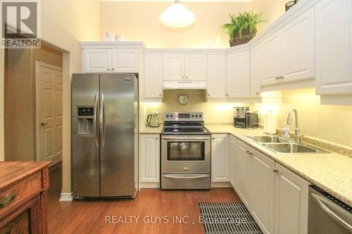 98 Village Crescent, Peterborough (Otonabee), ON - Indoor Photo Showing Kitchen With Double Sink