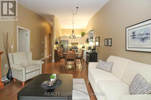 98 Village Crescent, Peterborough (Otonabee), ON - Indoor Photo Showing Living Room