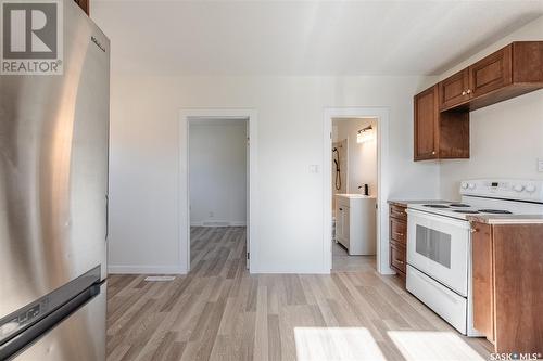 602 9Th Avenue Nw, Moose Jaw, SK - Indoor Photo Showing Kitchen