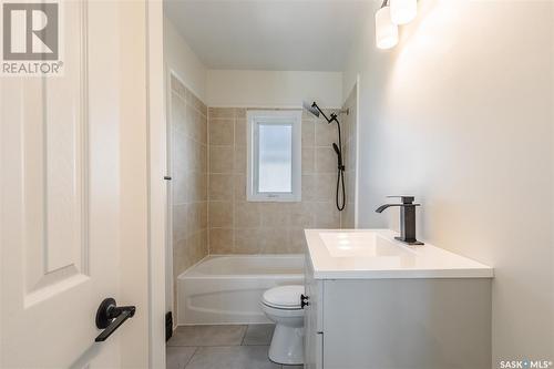 602 9Th Avenue Nw, Moose Jaw, SK - Indoor Photo Showing Bathroom