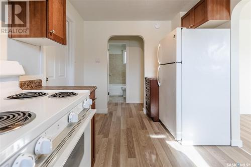 602 9Th Avenue Nw, Moose Jaw, SK - Indoor Photo Showing Kitchen