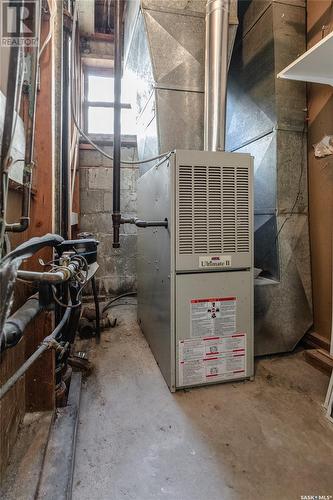 602 9Th Avenue Nw, Moose Jaw, SK - Indoor Photo Showing Basement