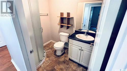 123 T Avenue S, Saskatoon, SK - Indoor Photo Showing Bathroom