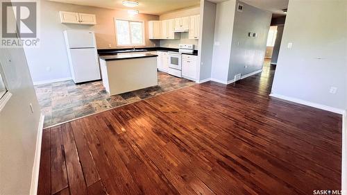 123 T Avenue S, Saskatoon, SK - Indoor Photo Showing Kitchen