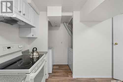 231 Weyakwin Drive, Saskatoon, SK - Indoor Photo Showing Kitchen