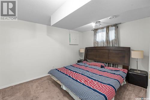 231 Weyakwin Drive, Saskatoon, SK - Indoor Photo Showing Bedroom