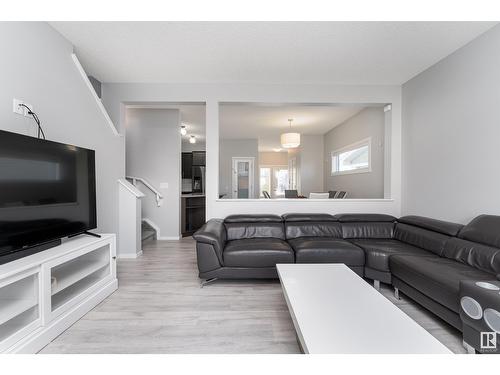 109 James Crescent, St. Albert, AB - Indoor Photo Showing Living Room