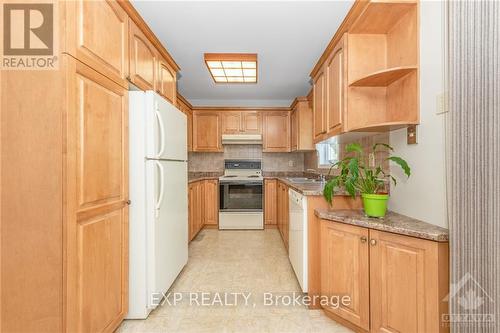 3754 Autumnwood Street, Ottawa, ON - Indoor Photo Showing Kitchen