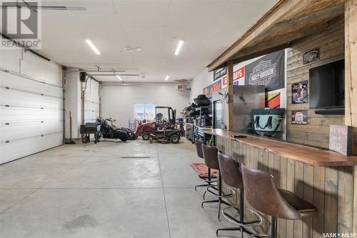 65 Grandview Trail, Corman Park Rm No. 344, SK - Indoor Photo Showing Garage