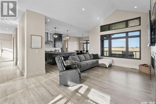 65 Grandview Trail, Corman Park Rm No. 344, SK - Indoor Photo Showing Living Room