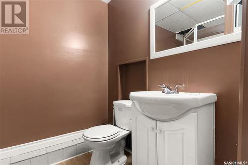 1424 Forget Street, Regina, SK - Indoor Photo Showing Bathroom