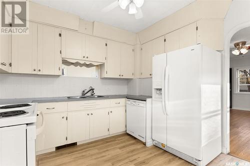 1424 Forget Street, Regina, SK - Indoor Photo Showing Kitchen With Double Sink