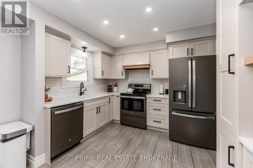 34 Southview Place, London, ON - Indoor Photo Showing Kitchen