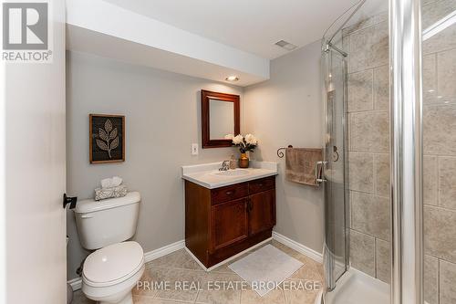 34 Southview Place, London, ON - Indoor Photo Showing Bathroom