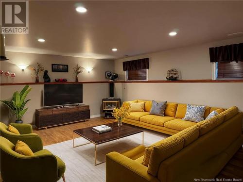 28 Glebe Avenue, Pointe-Du-Chêne, NB - Indoor Photo Showing Living Room