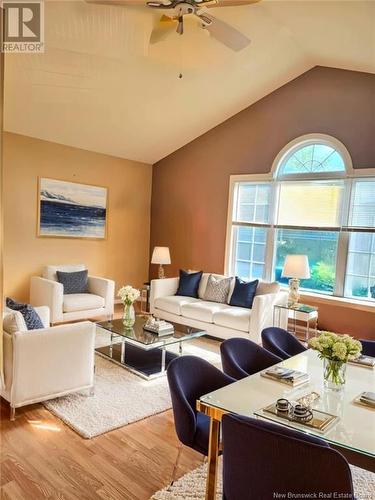 28 Glebe Avenue, Pointe-Du-Chêne, NB - Indoor Photo Showing Living Room