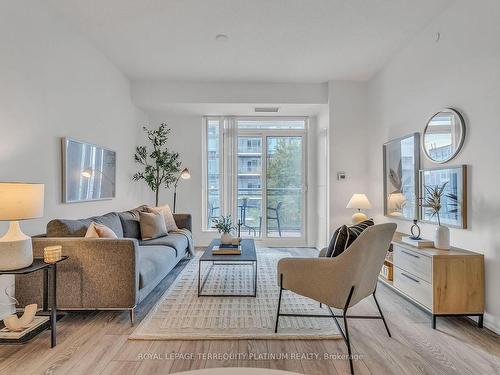 367-60 Ann O'Reilly Rd, Toronto, ON - Indoor Photo Showing Living Room